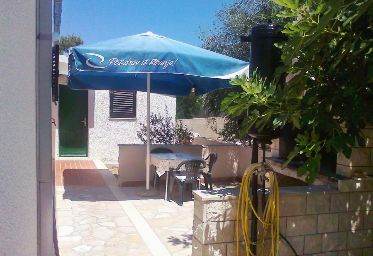Apartments By The Sea Splitska, Brac - 2923 Postira Eksteriør bilde